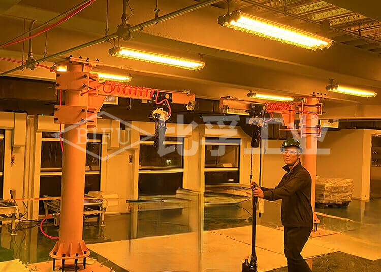 化工原材料防爆氣動葫蘆案例